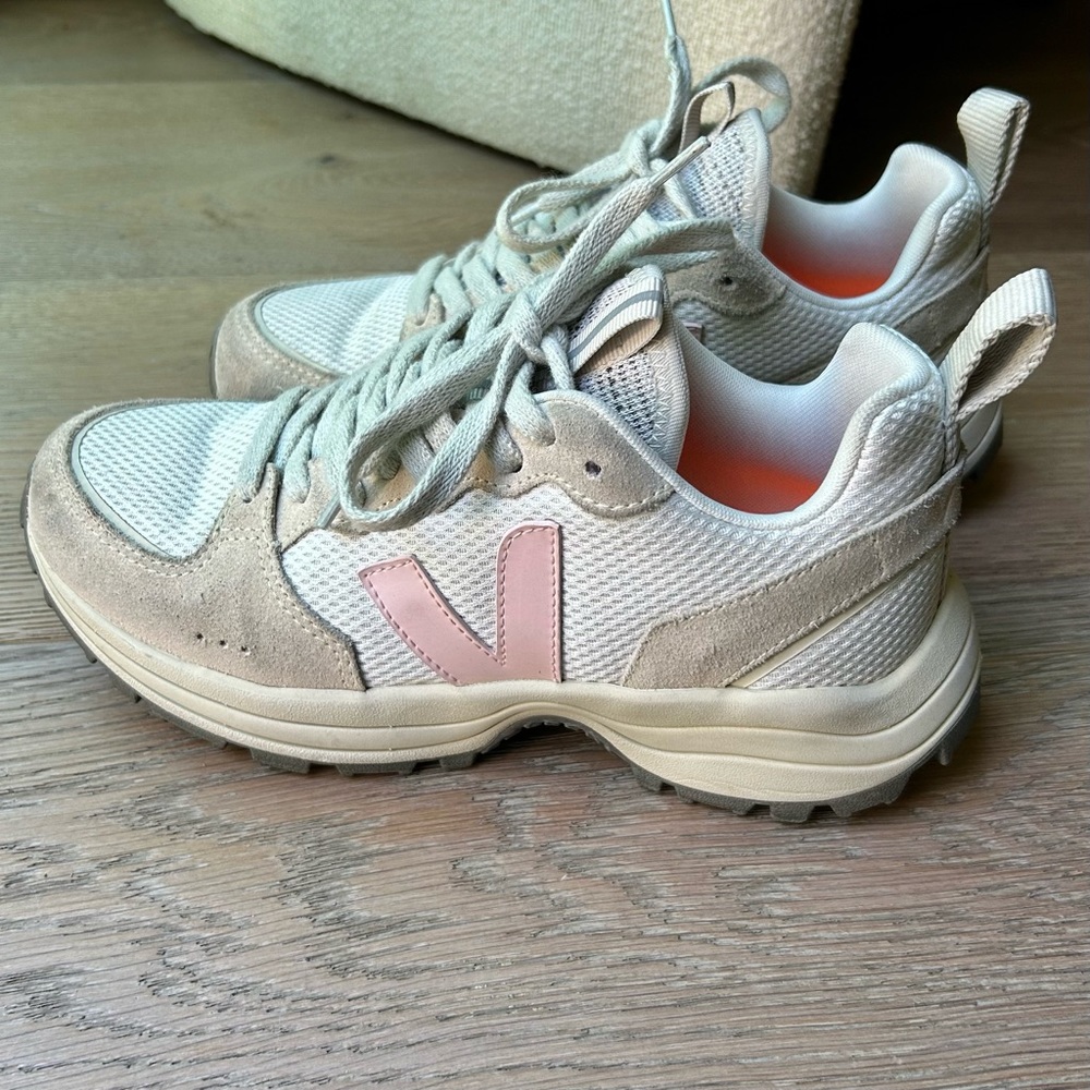 VEJA Venturi Colorblock Suede Runner Sneakers